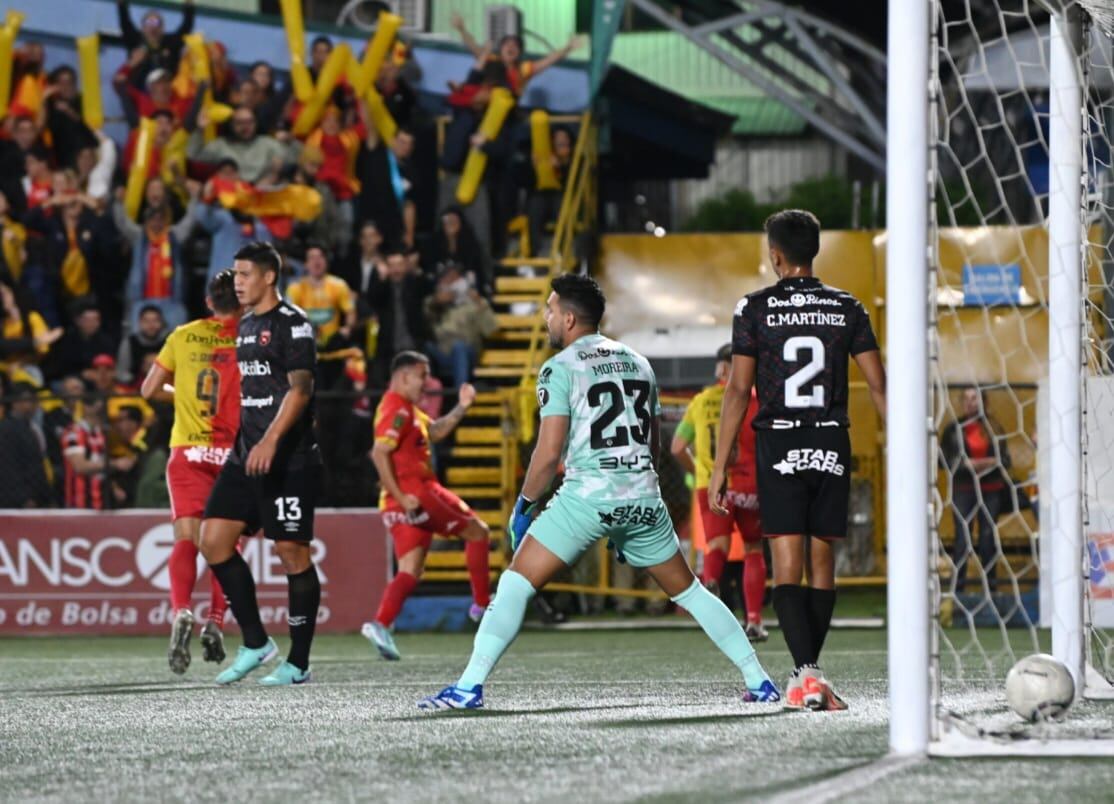 02/12/2023, San Jose, Estadio Colleya Fonseca, partido de ida de la semifinal del torneo de apertura 2023 entre el Club Sport Herediano y Liga Deportiva Alajuelense.
