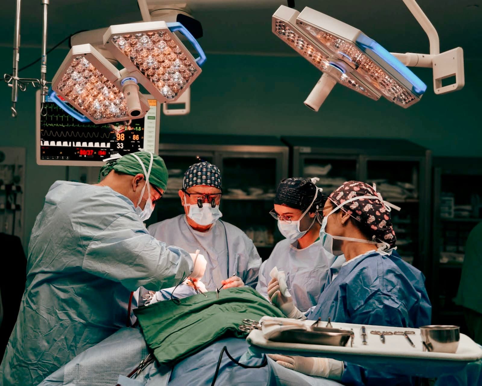 Por primera vez, la Caja Costarricense de Seguro Social (CCSS) implantó en un paciente una prótesis craneal personalizada, diseñada y producida por la propia institución mediante tecnología de impresión 3D.