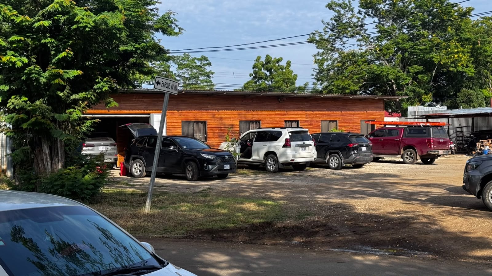 El OIJ y la Fiscalía allanan la vivienda del hijo del alcalde de Santa Cruz, Guanacaste.