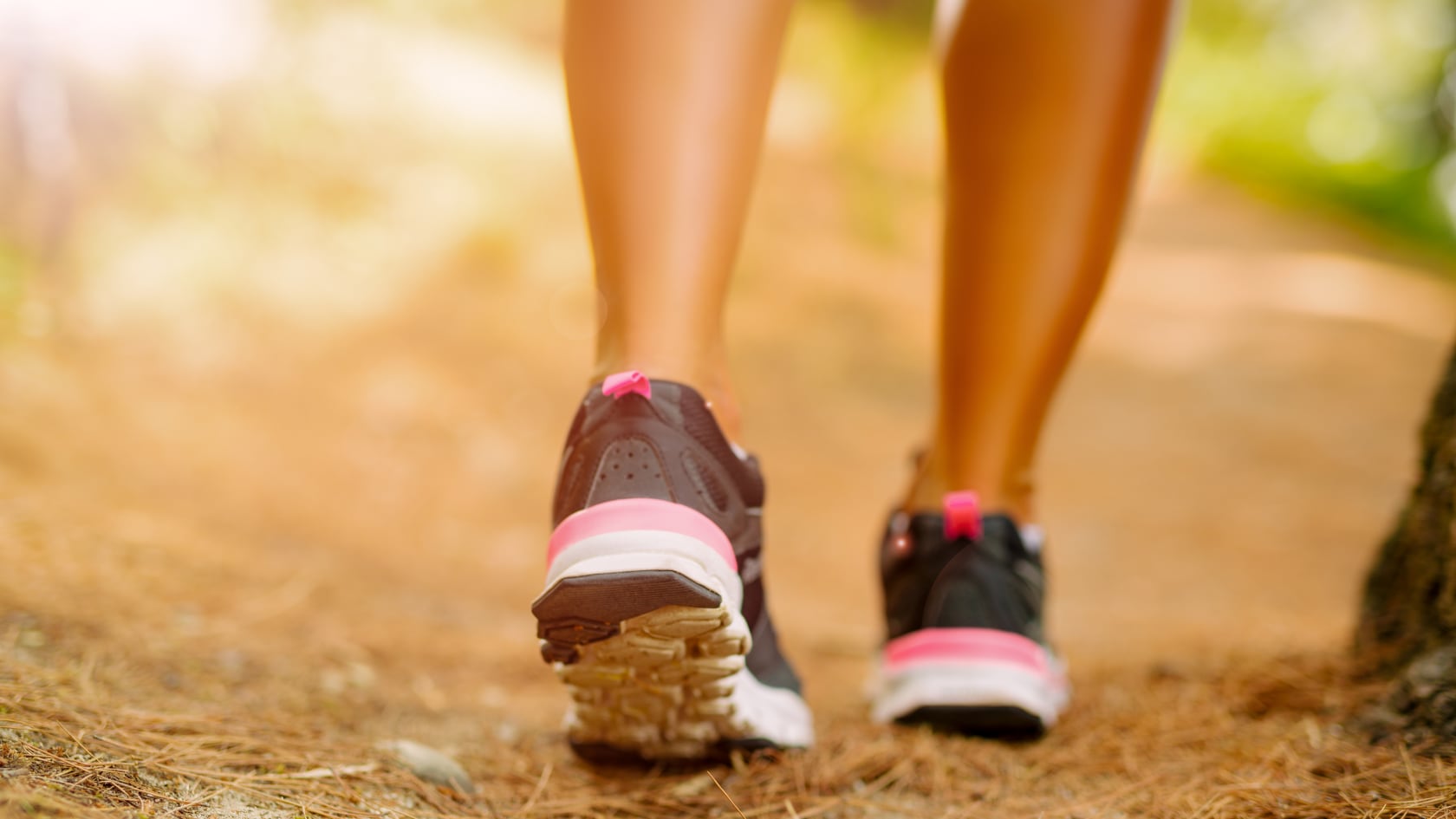 La caminata del granjero combina fuerza, equilibrio y resistencia. Su ejecución correcta aporta beneficios funcionales y se adapta a la vida diaria.