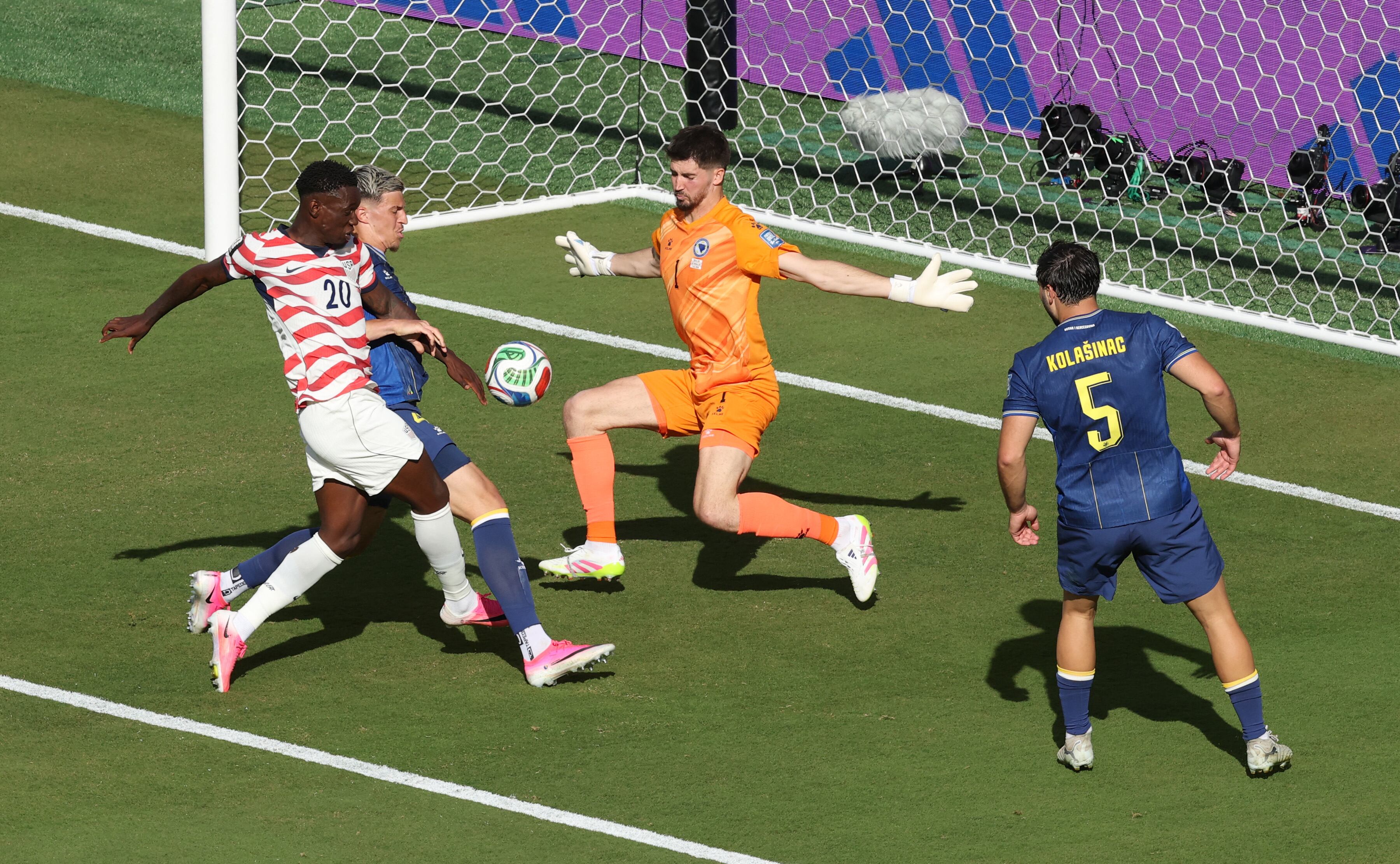 Estados Unidos vs Bosnia y Herzegovina.