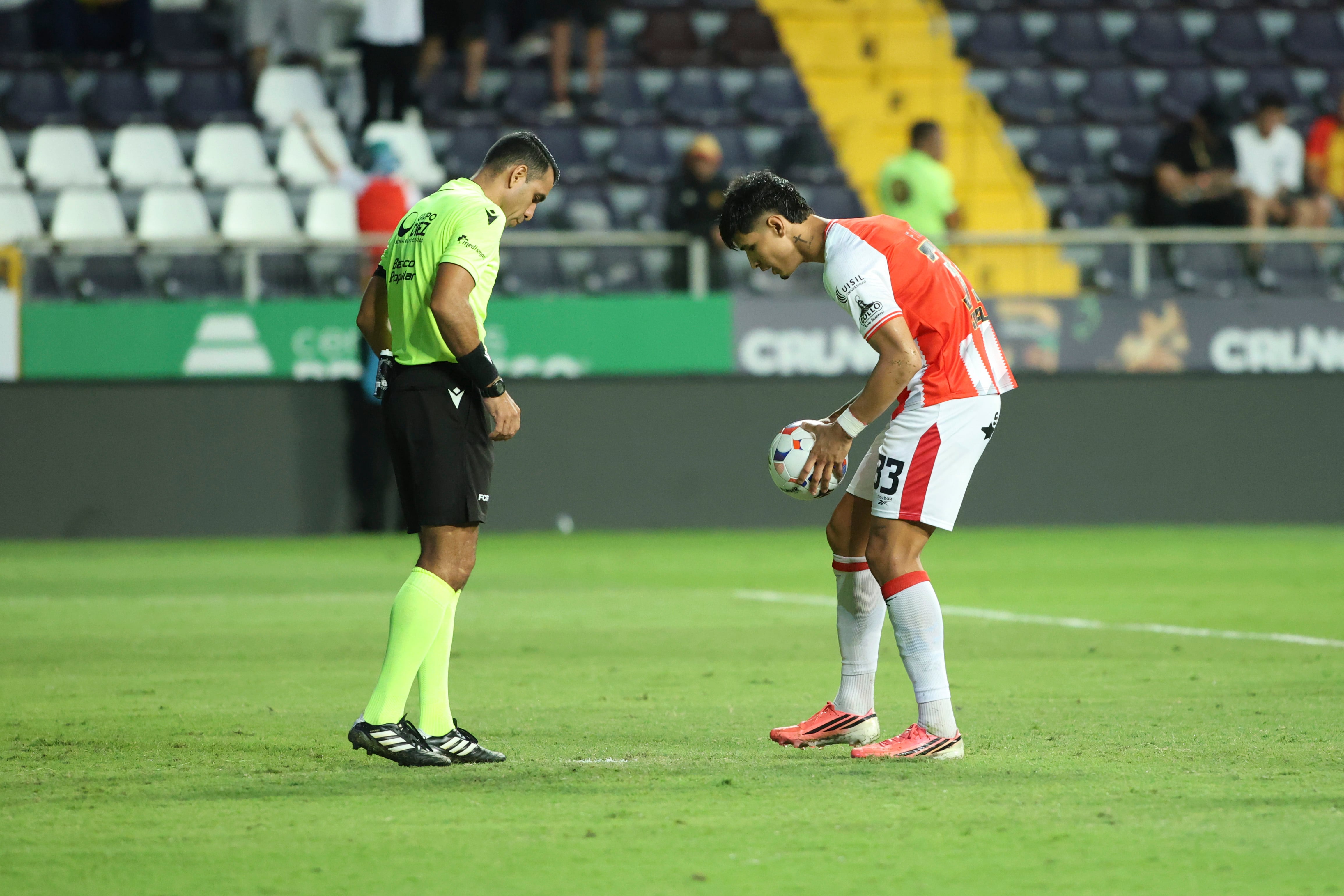 partido Escorpiones FC contra CS Herediano