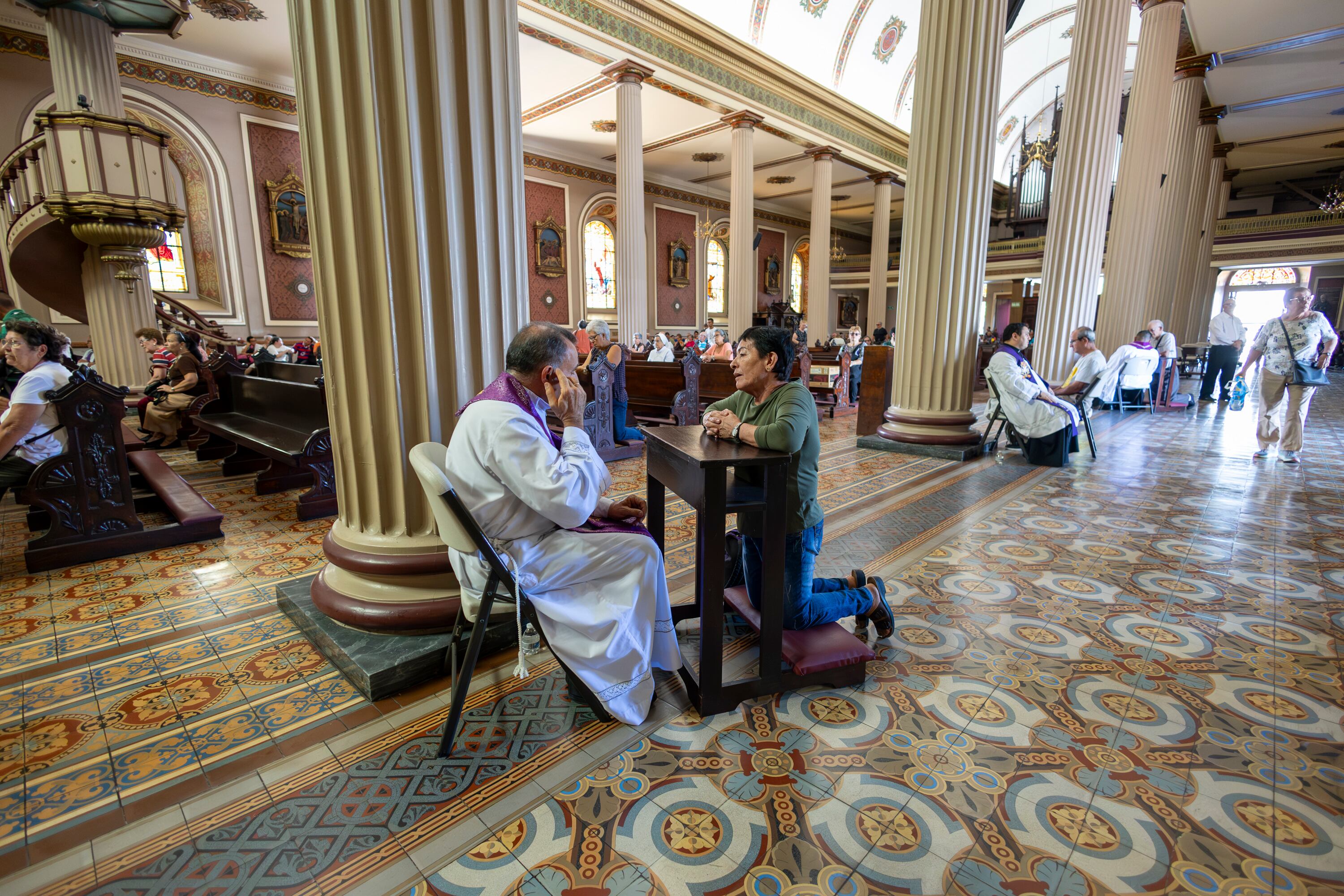 22/03/2024, San José, Catedral Metropolitana, inicio de la jornada de confesiones previo al principio de la semana santa.