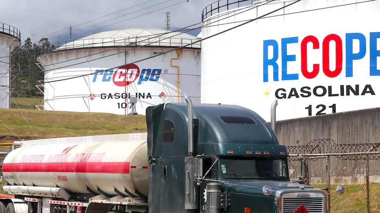 ¿Por qué el precio del petróleo amenaza la estabilidad de la inflación y el dólar en Costa Rica durante el 2026?