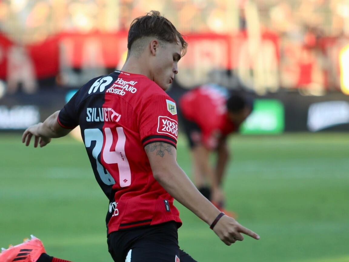 Mateto Silvetti es uno de los compañeros de Keylor Navas más jóvenes pero de más proyección internacional.