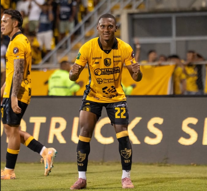 Municipal Liberia vs. San Carlos
Torneo Clausura 2026
Abner Hubson
6 de marzo del 2026
Fotografía: Municipal Liberia