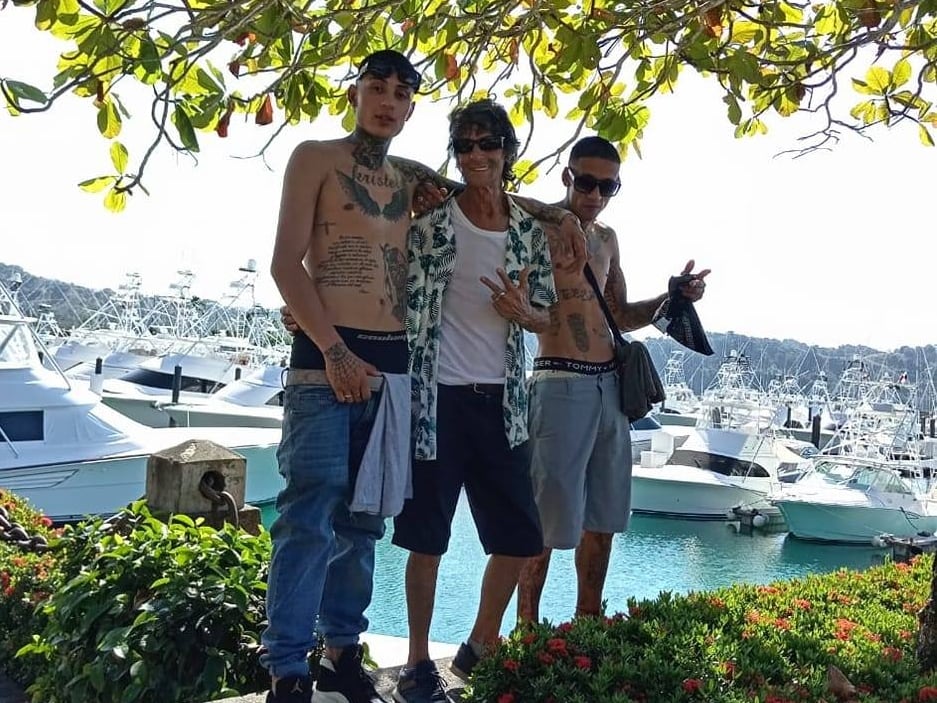 Hermanos asesinados en Alajuelita. Foto tomada de redes sociales.