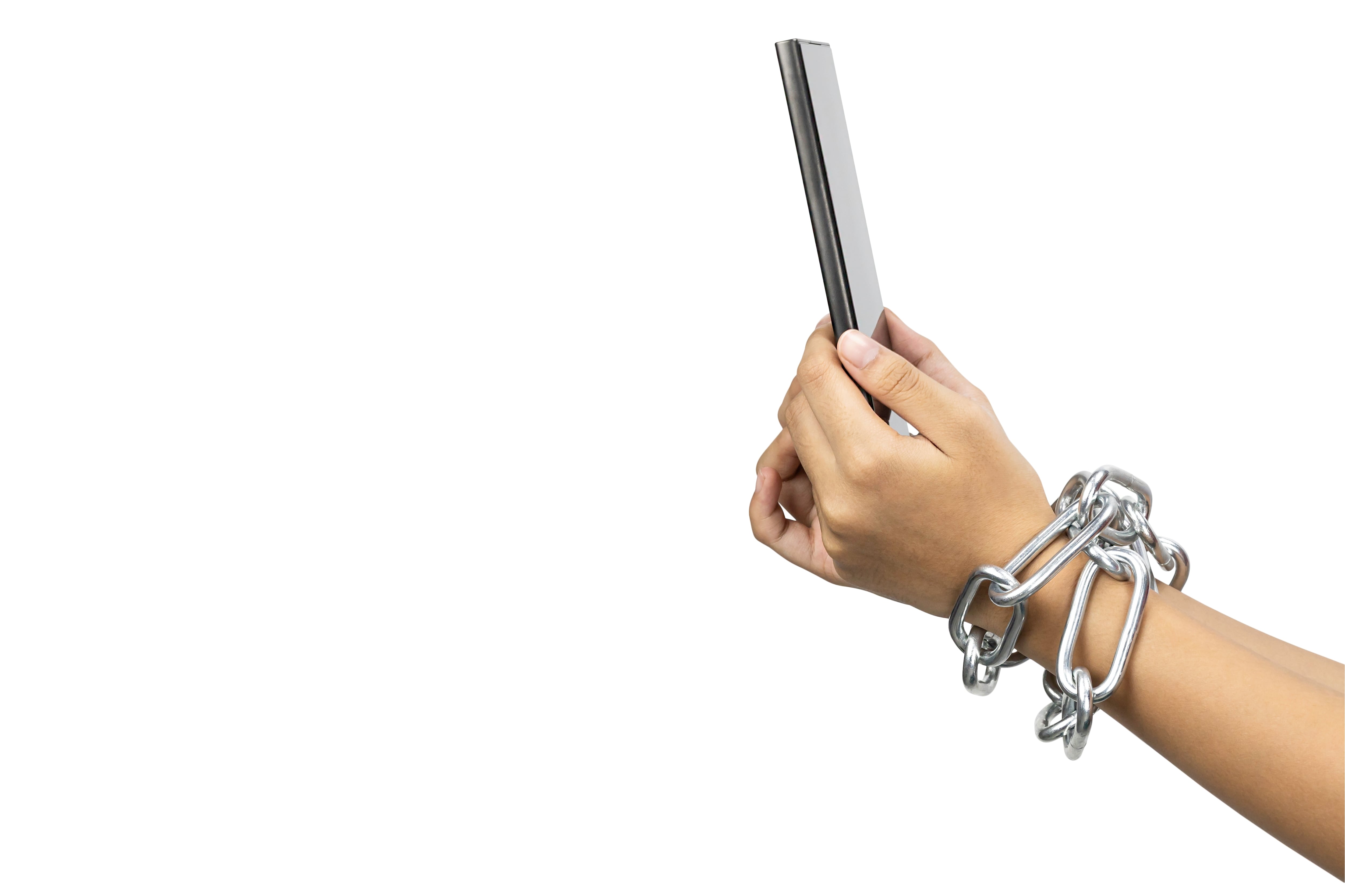 Doomscrolling, adicción a pantallas, celulares, redes sociales, scrolling, scrollear, desintoxicación digital