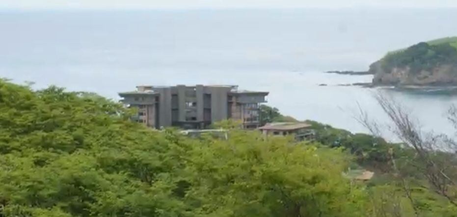 Pequeños empresarios denuncian seria afectación económica por el supuesto incumplimiento en el pago de facturas durante la construcción del hotel Waldorf en Carrillo, Guanacaste.