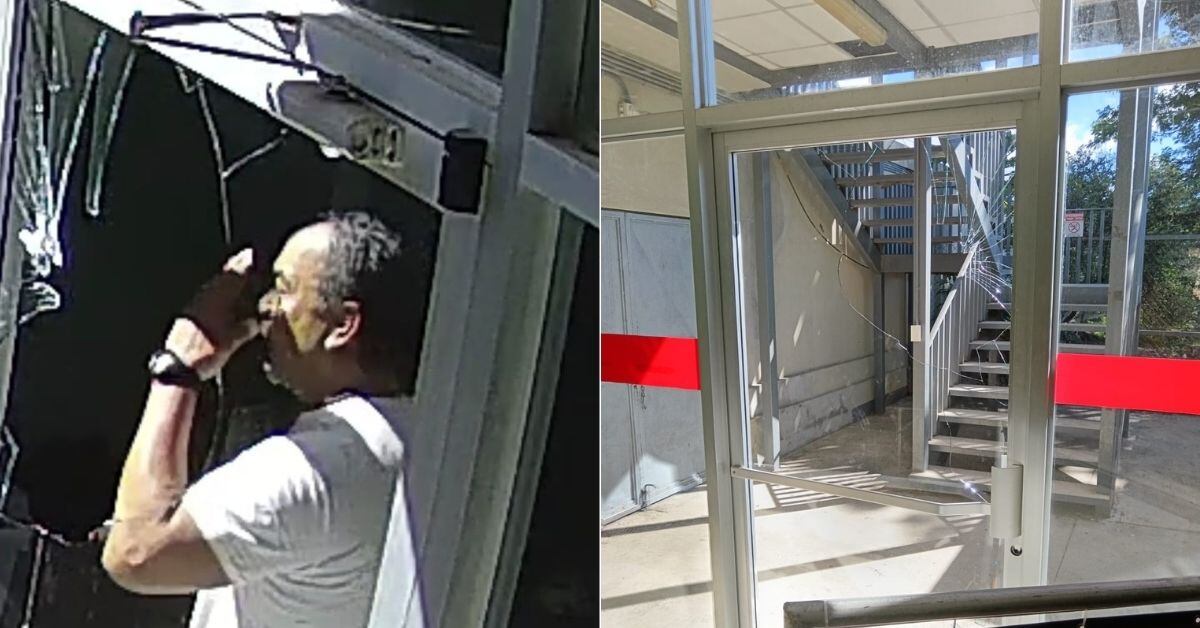 Fernando Palomeque quebró una puerta del Estadio Edgardo Baltodano, antes del partido entre Liberia y Guadalupe.