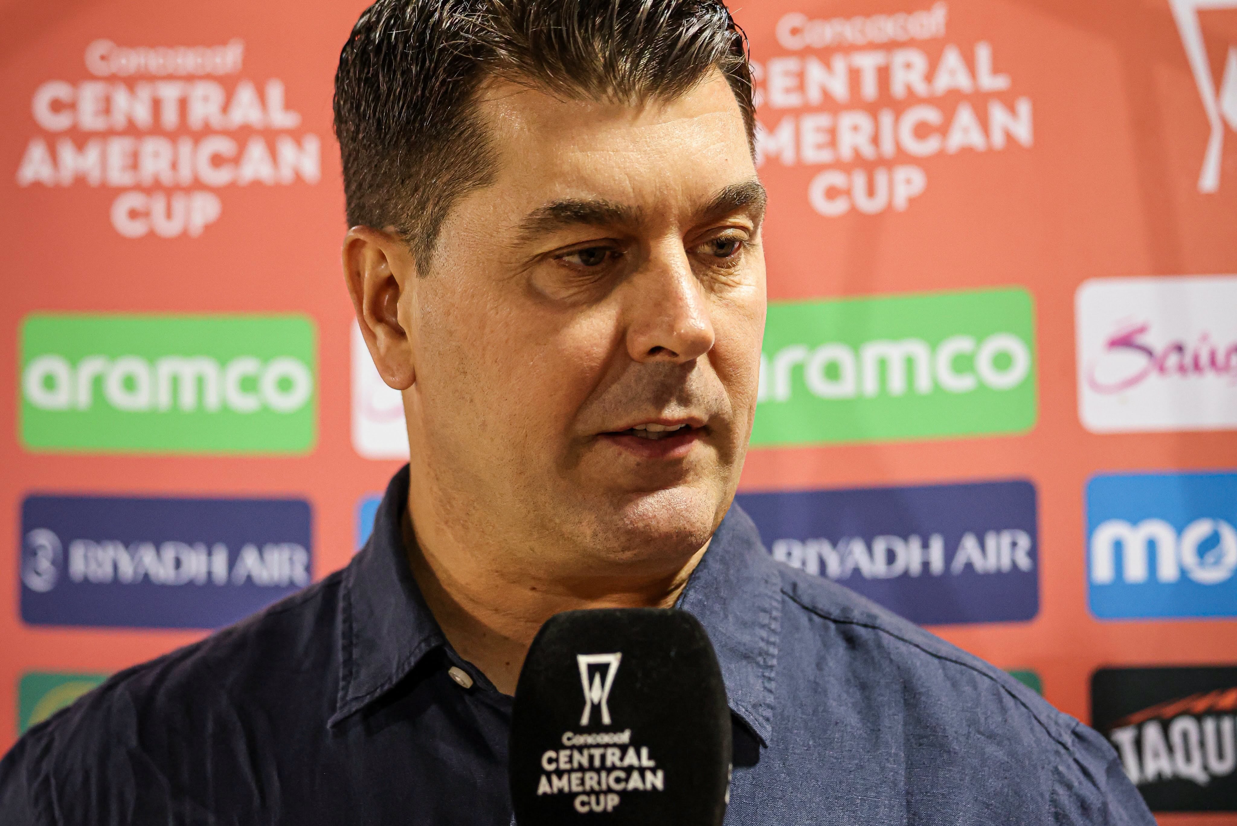 Vea las decisiones tomadas por Ismael Rescalvo para el partido entre Luis Ángel Firpo y Liga Deportiva Alajuelense, en la Copa Centroamericana.