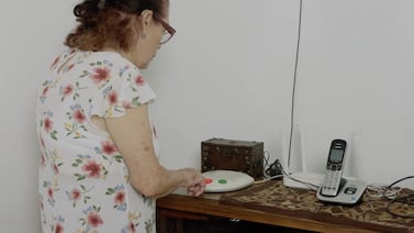 Una teleasistencia acompaña a adultos mayores de Heredia: ¿cómo es?