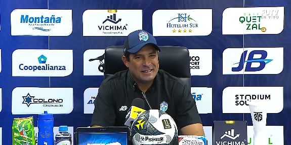 Luis Orozco en conferencia posterior al encuentro ante Puntarenas FC (via FUTV).