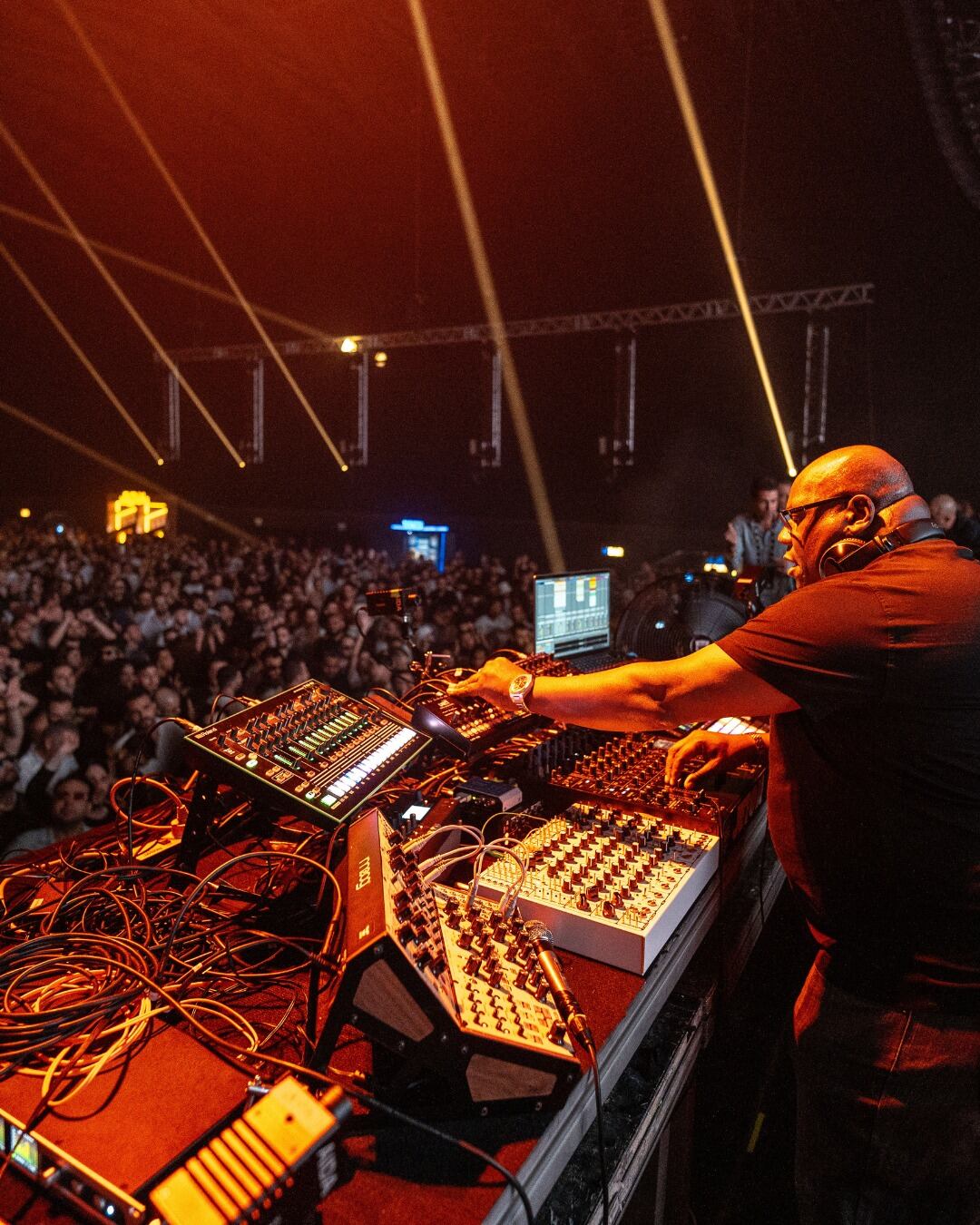 s Carl Cox y John Digweed,l DJ internacionales