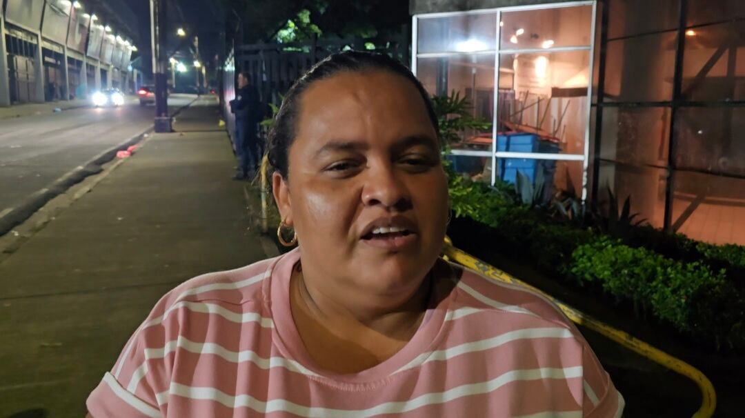 Vanessa Chavarría vio jugar a su hijo Yerlan Sosa en el Estadio Ricardo Saprissa, en el partido entre la Selección de Costa Rica y Haití, en Nations League.