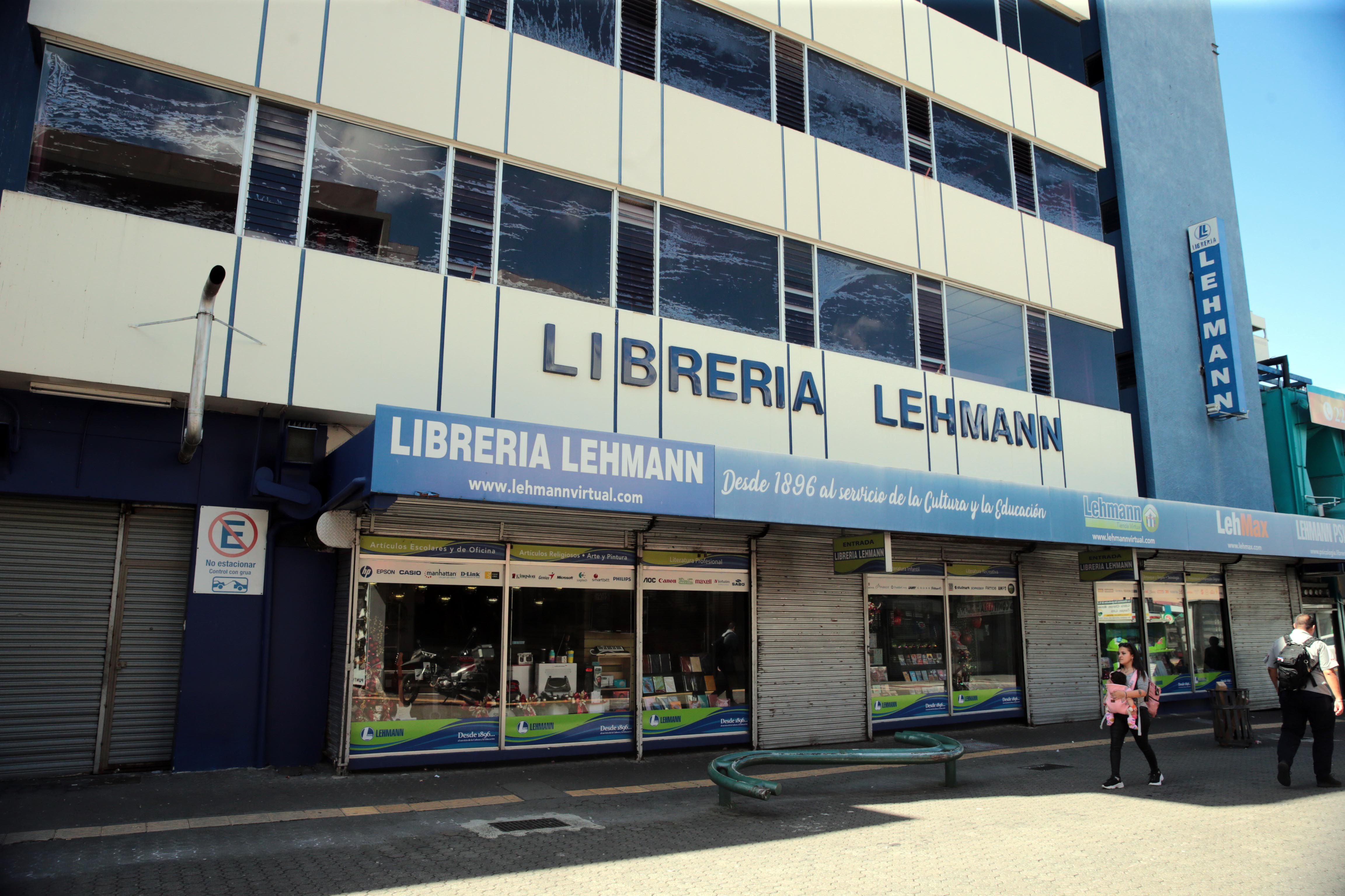 Fachada de la Librería Lehmann en San José, Costa Rica.