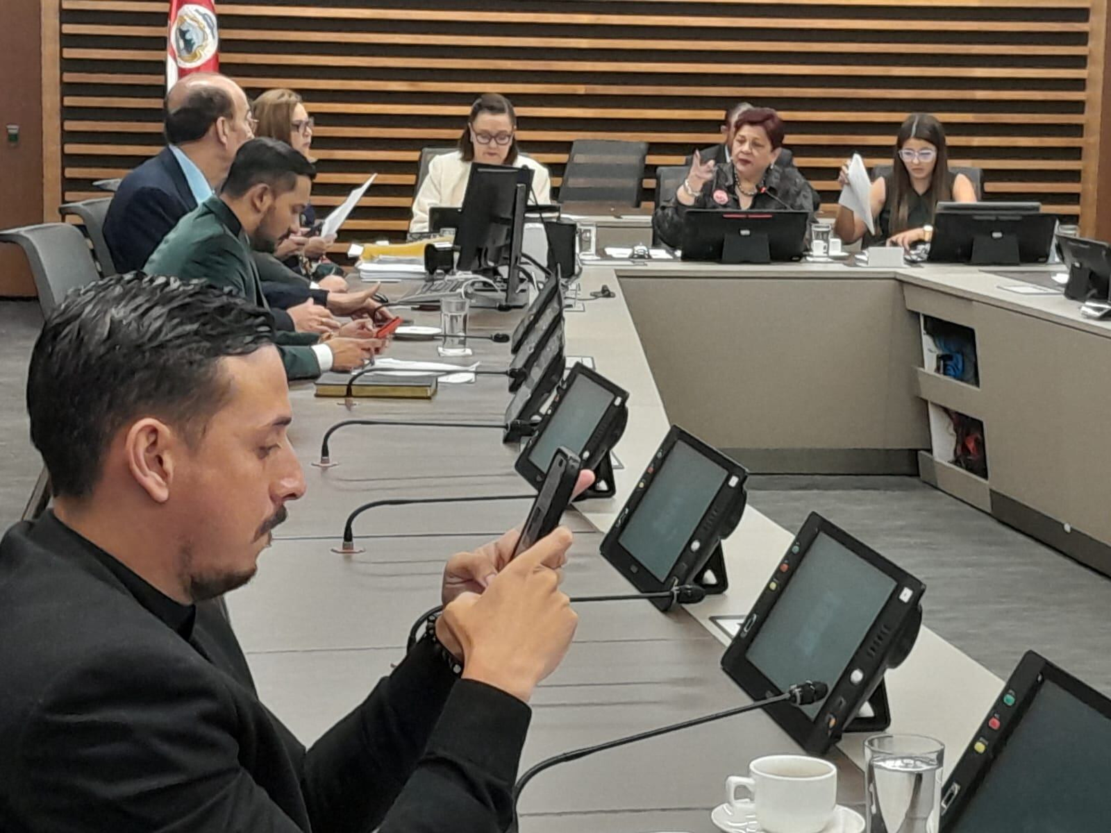 Diputados durante la comisión Financiamiento a favor de Partidos Políticos este lunes 29 de enero