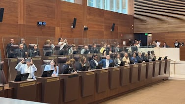 La silla detrás de la curul: el poder silencioso del asesor legislativo