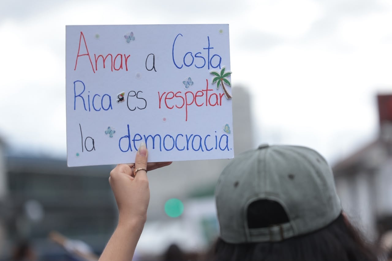Manifestación en defensa del Poder Judicial y la institucionalidad congregó miles de personas en San José.