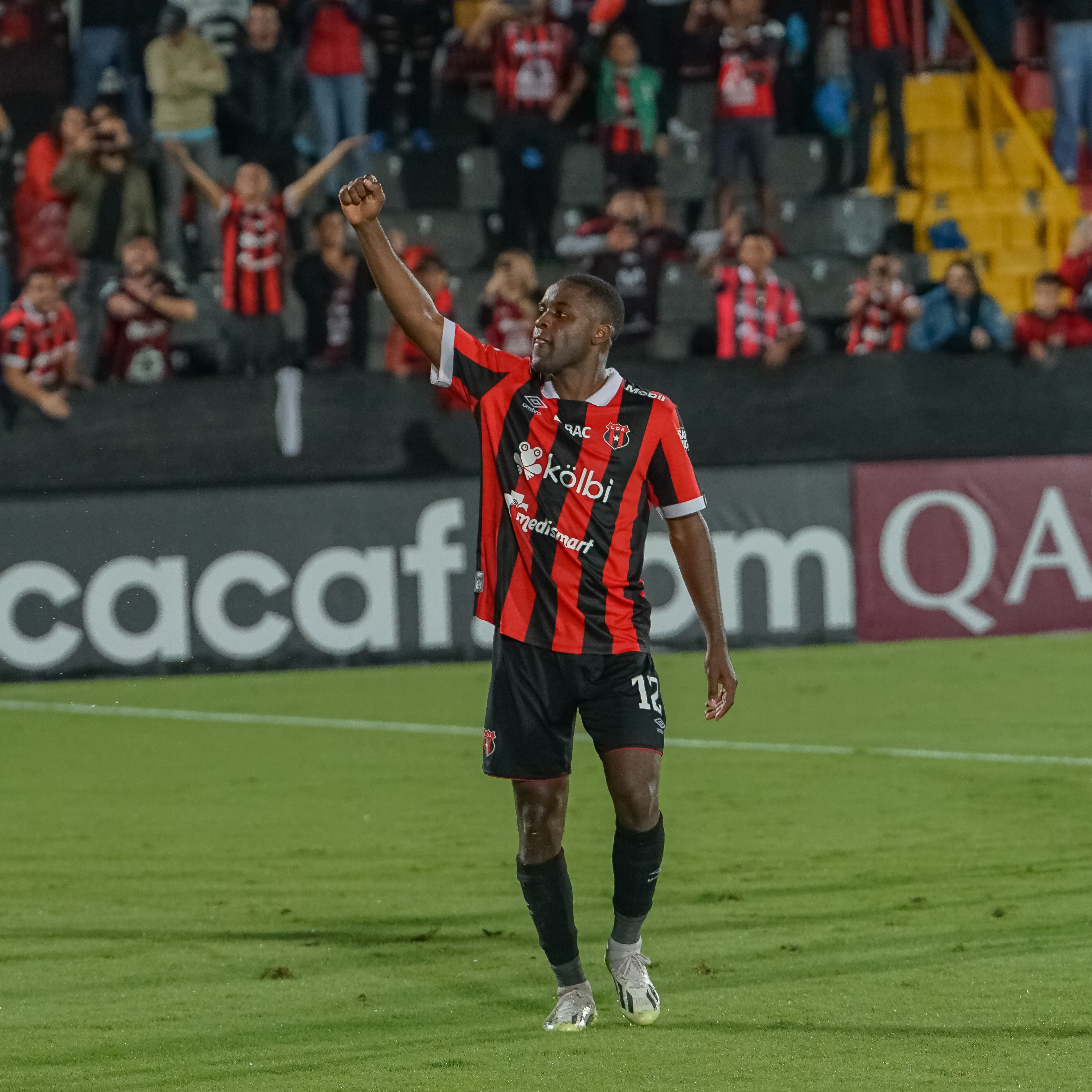 Joel Campbell fue determinante en la semifinal entre Liga Deportiva Alajuelense y Herediano en la Copa Centroamericana de Concacaf.