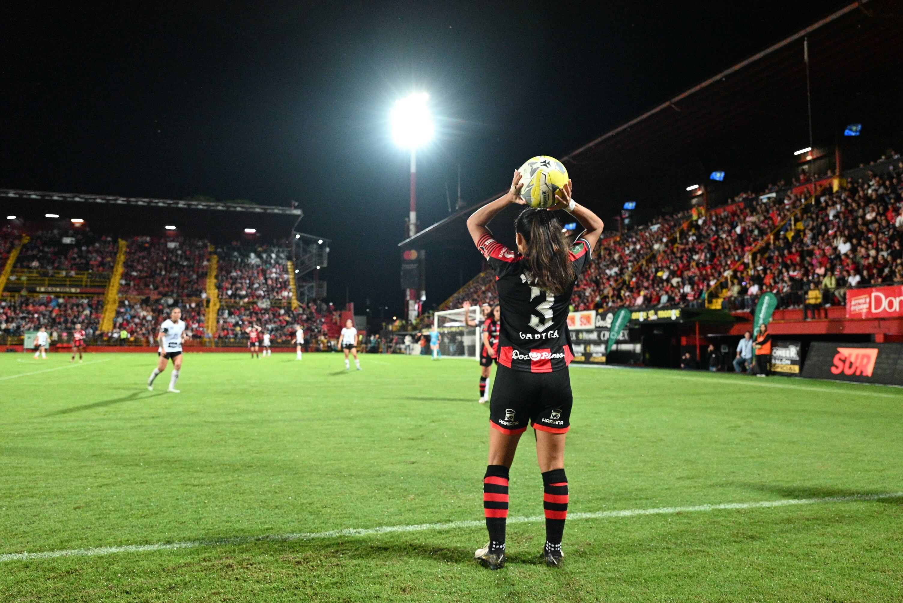 11.900 aficionados acudieron al Estadio Alejandro Morera Soto para presenciar el partido definitivo de la final del Apertura 2024 entre Liga Deportiva Alajuelense y Sporting.