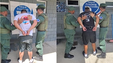 Dos detenidos tras hallazgo de cien frascos con posible ketamina ocultos dentro de un parlante