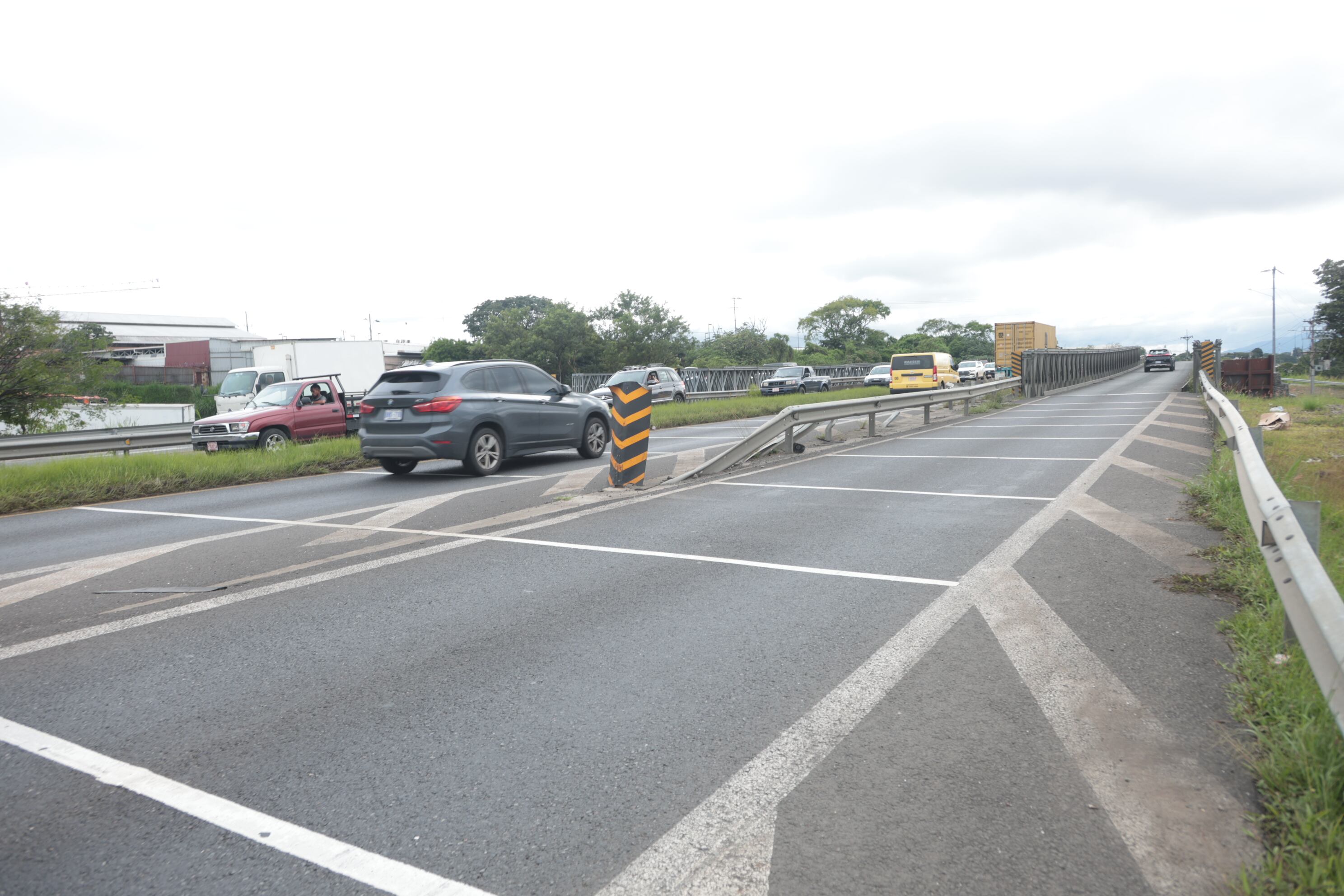 17/19/2025/ fotos de puentes bailey ruta 1 General Cañas frente al aeropuerto Juan Santa María / Foto John Durán
