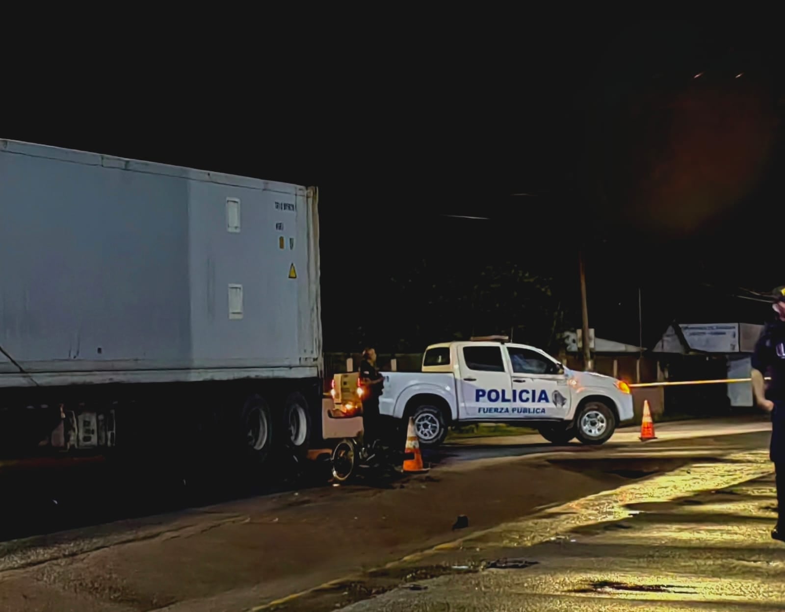 El suceso se suma a una noche marcada por múltiples emergencias viales en distintas zonas del país.