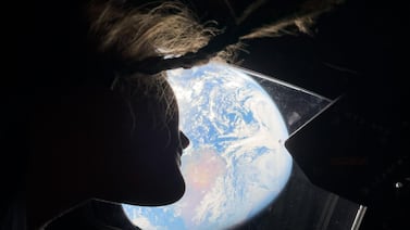Christina Koch, astronauta del Artemis II: ‘Es maravilloso escuchar de nuevo de la tierra... siempre la elegiremos’