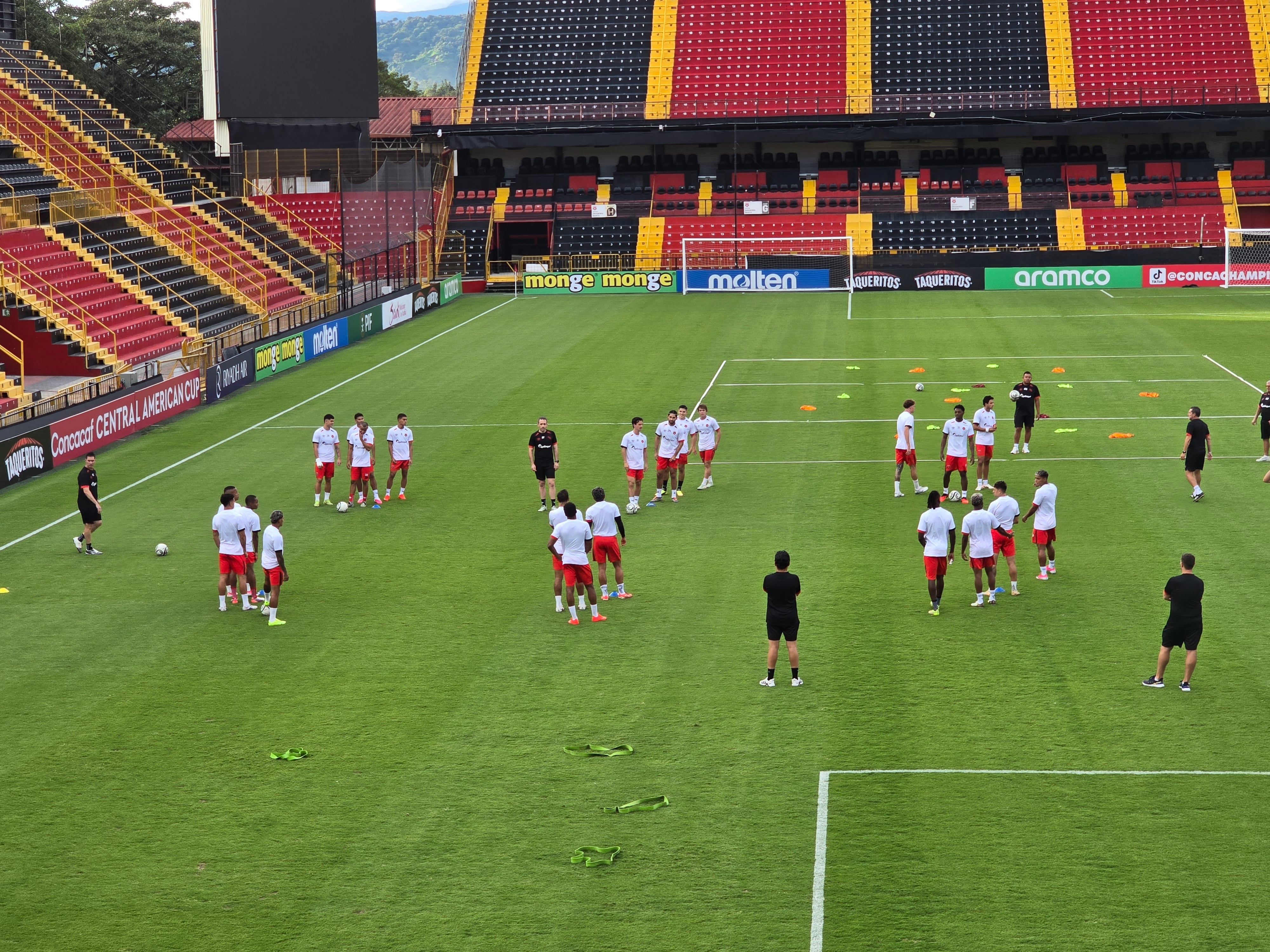 Liga Deportiva Alajuelense dejó ver los futbolistas de los que dispone para el partido de este miércoles contra Plaza Amador, en la Copa Centroamericana de Concacaf.