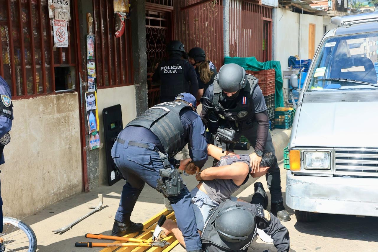 Allanamientos en Purral por presunta venta de drogas