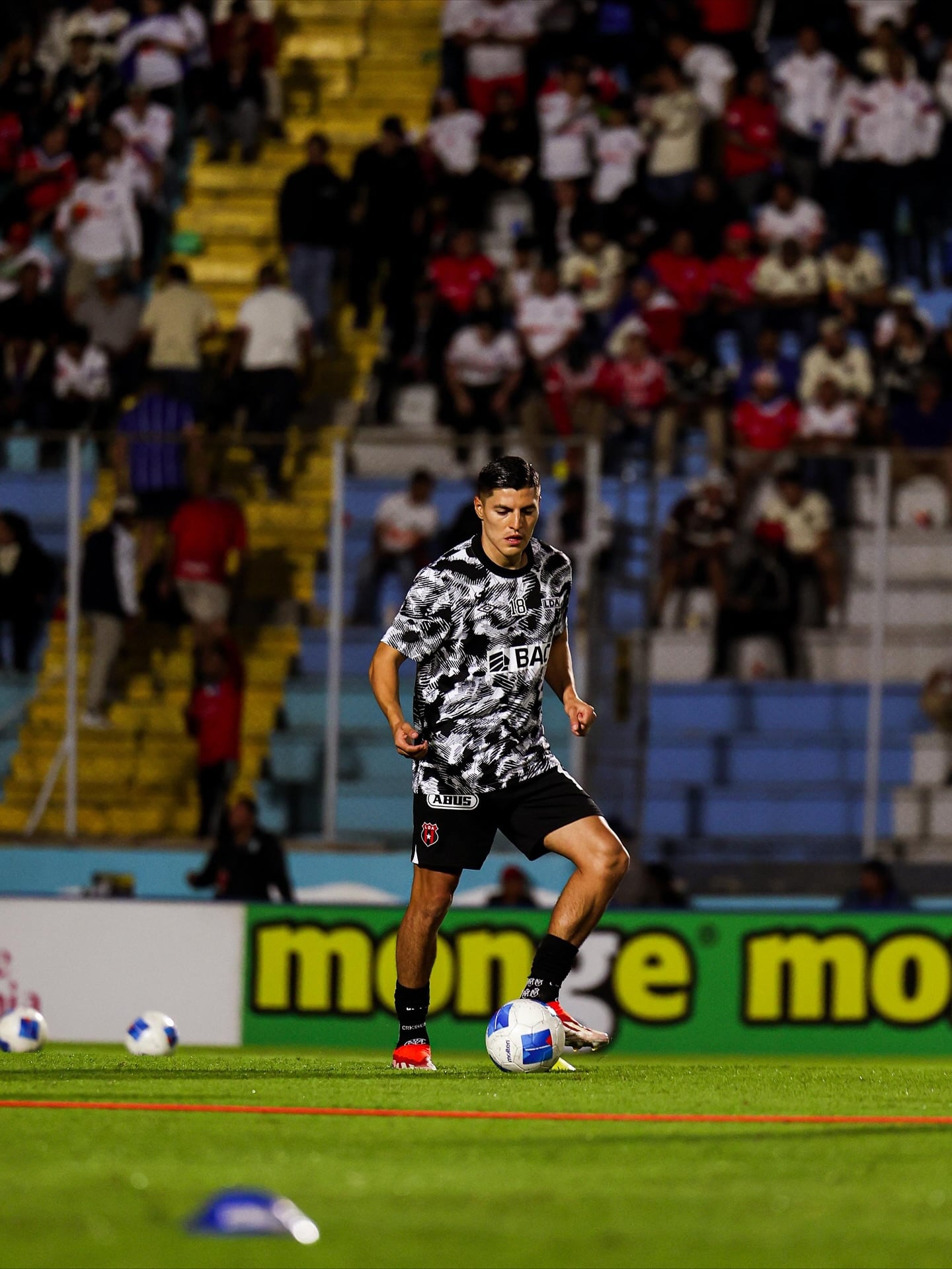 Ronaldo Cisneros está decidido a lograr cosas importantes con Liga Deportiva Alajuelense.