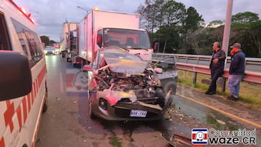 Tráiler, bus y camión chocan en la Florencio del Castillo y desatan presas hacia San José