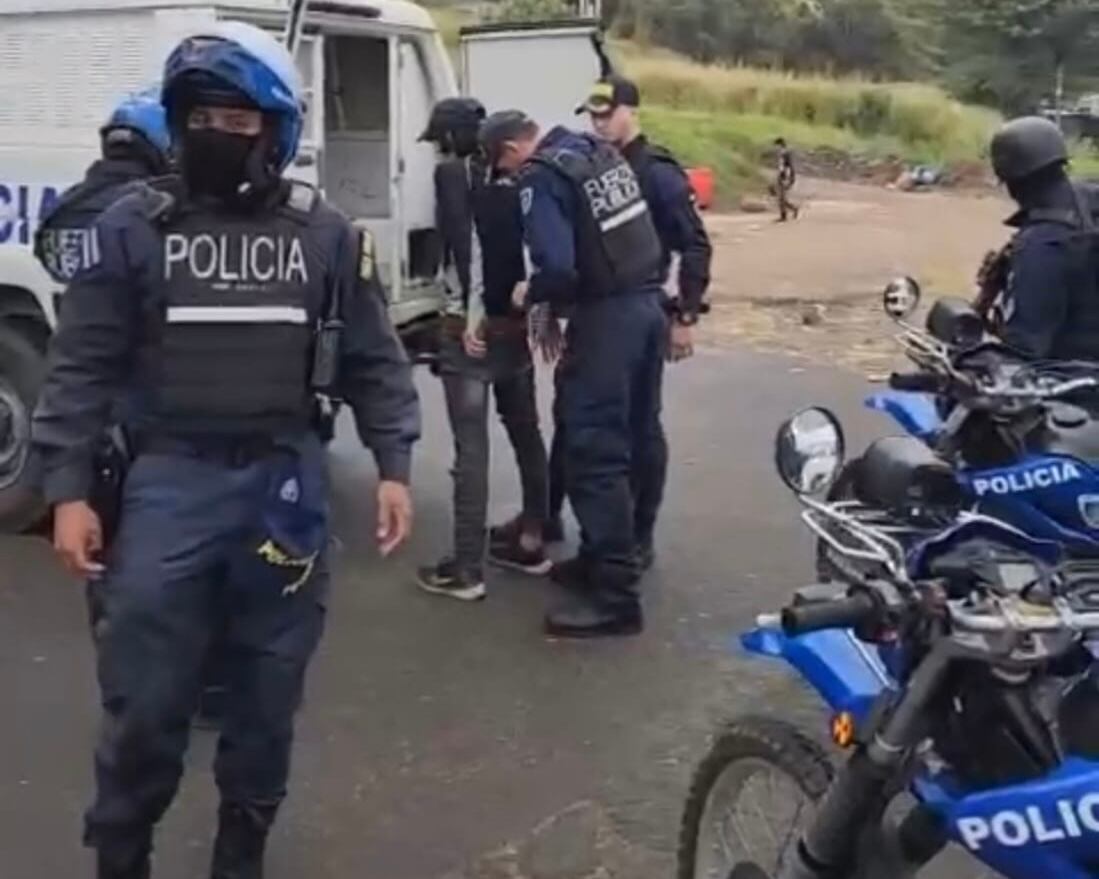 La Fuerza Pública detuvo a un hombre conocido como Chavo, sospechoso de asesinar a un niño de siete años en Alajuelita, este miércoles 25 de diciembre. Cortesía Fuerza Pública