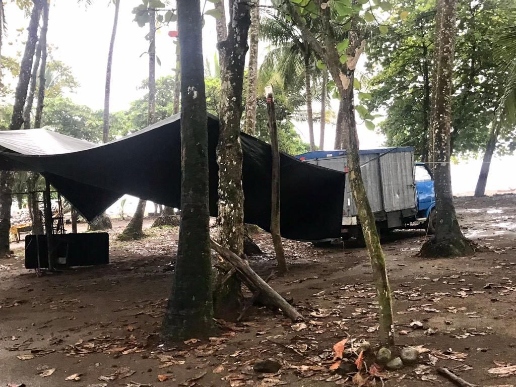 En la imagen, una estructura ubicada en playa Dominical