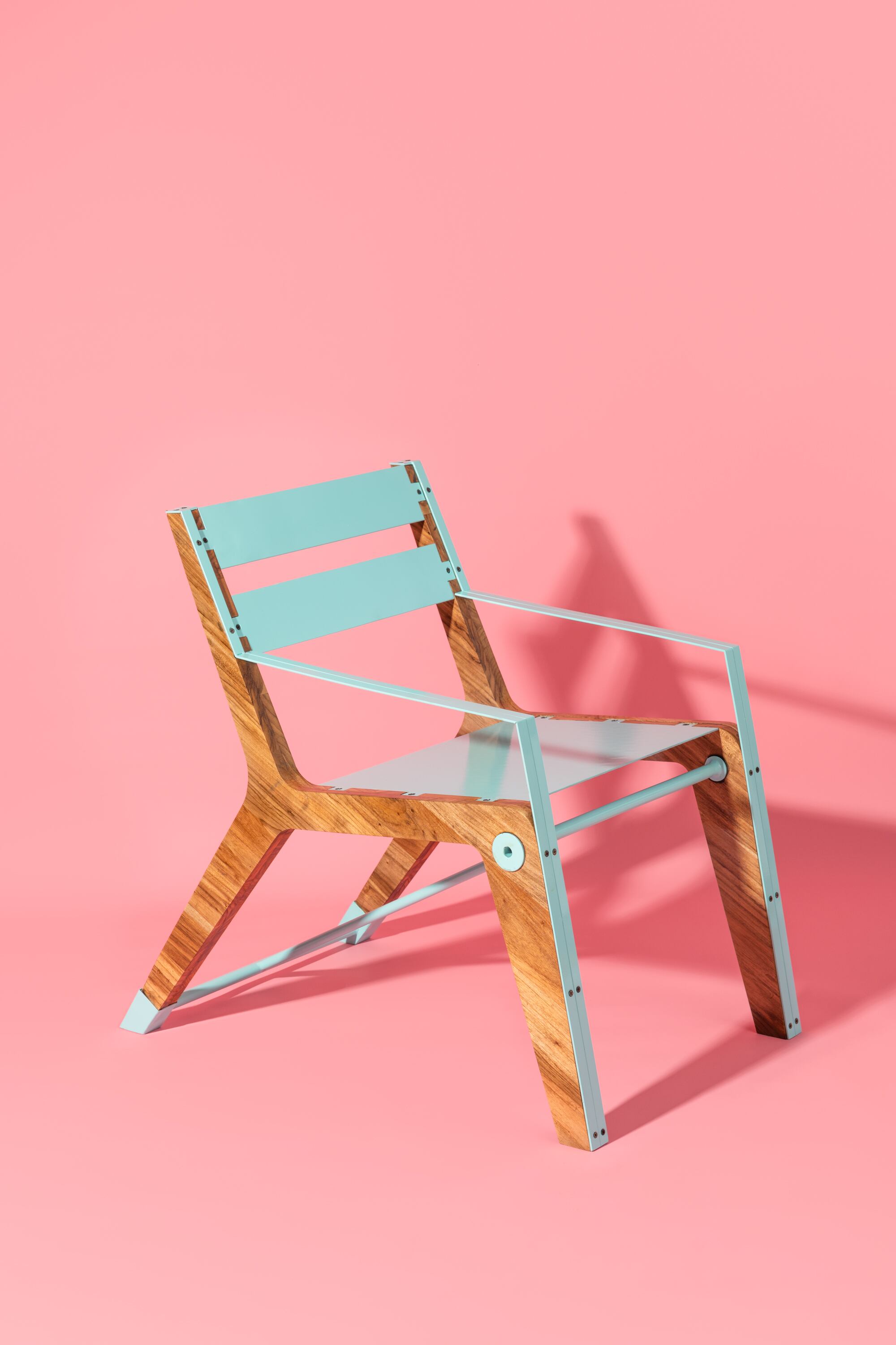 En los diseños de Carlos Santana, se prueba la yuxtaposición de materiales.