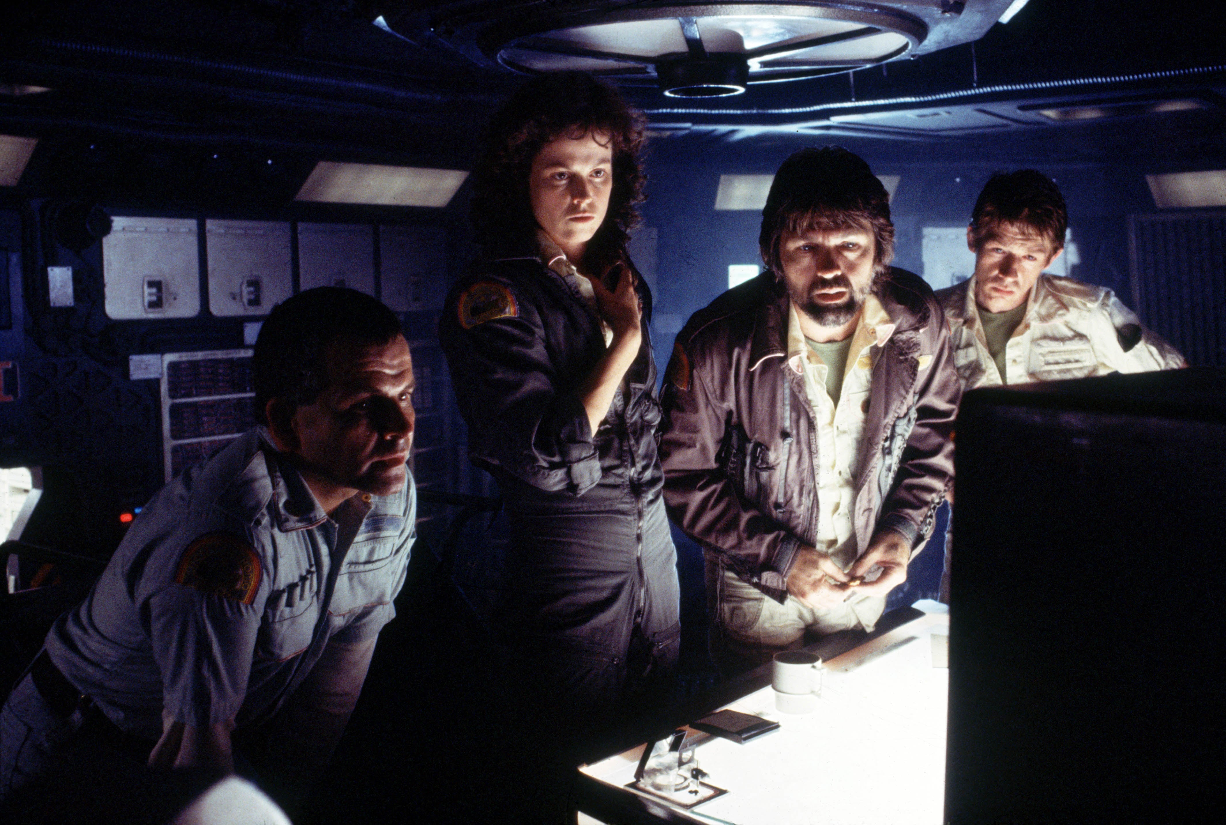 Tom Skerritt (chaqueta café) es recordado por su participación en 'Alien'.