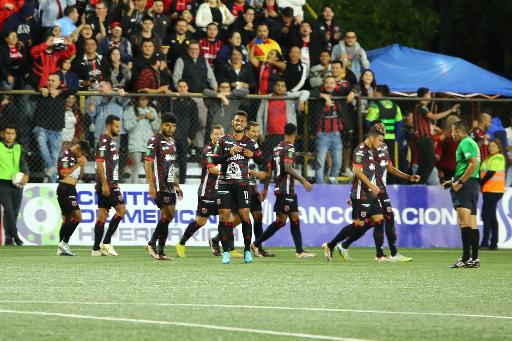 Estrella hondureña Alexander López regresa a Costa Rica para jugar con Sporting FC