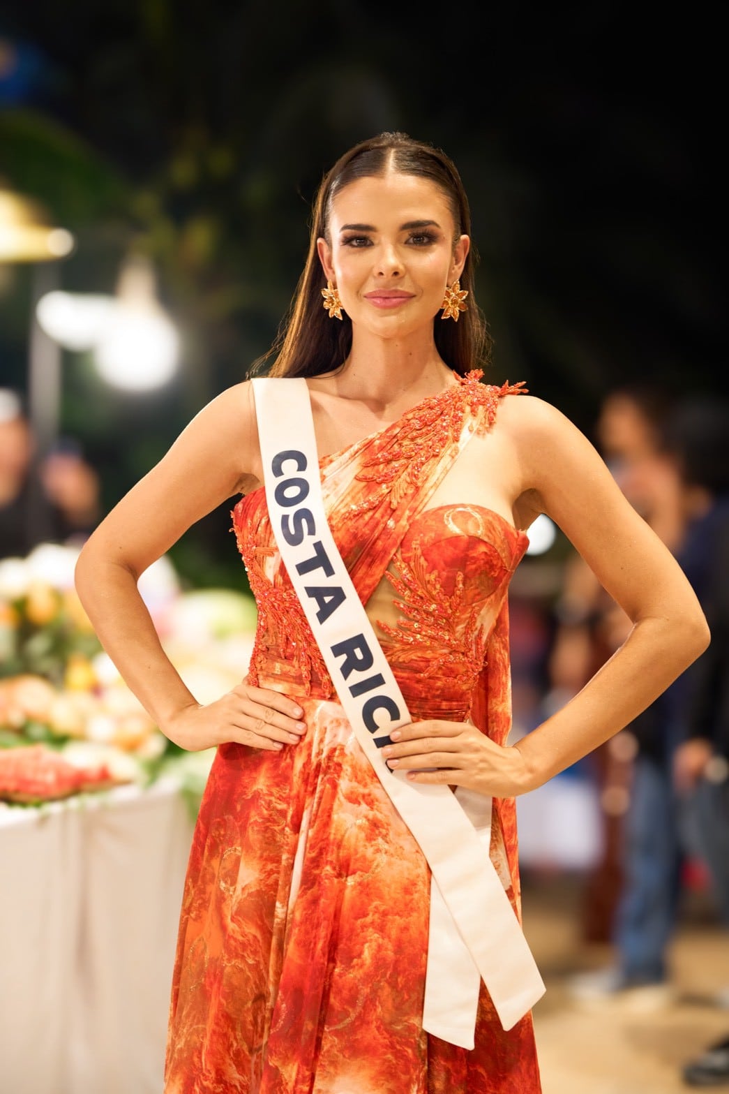 Mahyla Roth tiene 26 años, es la Miss Universo Costa Rica 2025 y domina tres idiomas (español, inglés y suizo-alemán).