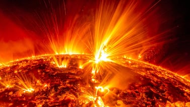 Fuerte tormenta solar en las próximas horas: podría afectar señales de comunicación y provocar auroras boreales