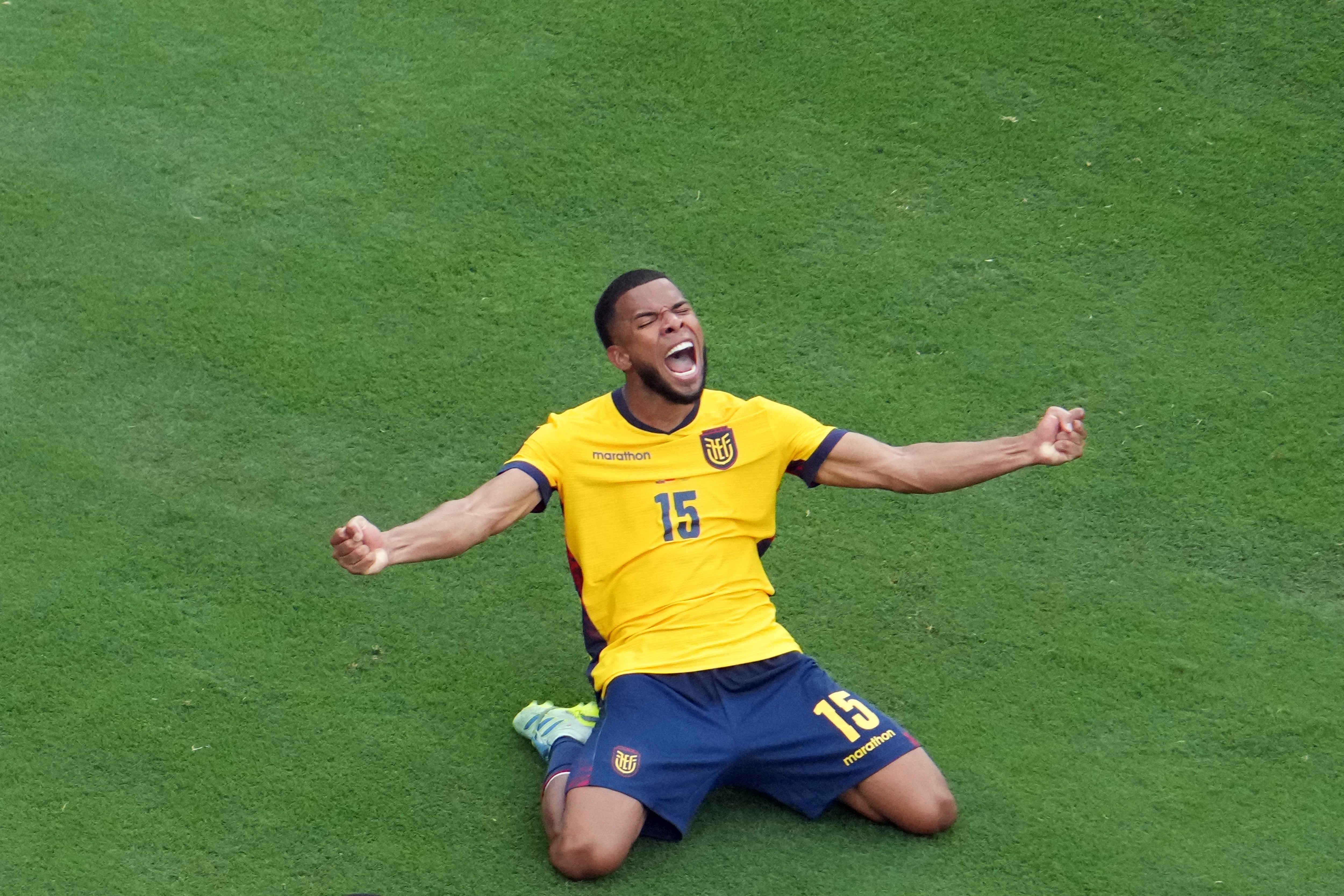 El volante de Ecuador Pedro Vite celebra con todo tras vencer a Alemania en el Estadio de Nueva York/Nueva Jersey por el Mundial 2026.