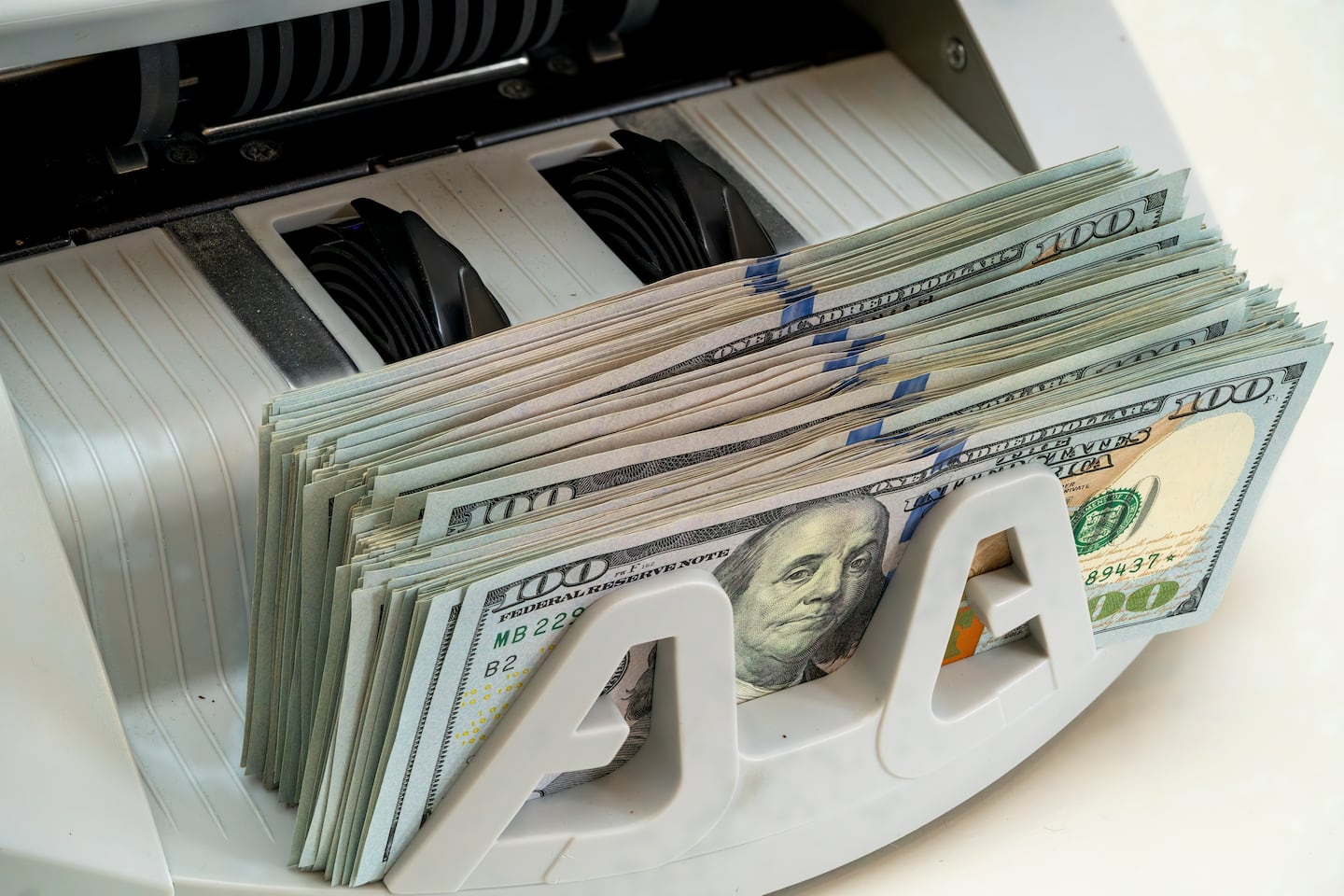 ¿La abundancia de dólares en Costa Rica es por el narco? Esto dijo el presidente del Banco Central