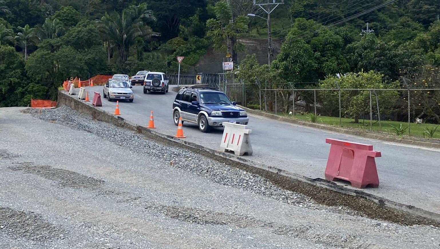 La ruta 243 cerrará un mes en La Palma por traslado de puente sobre el río Pacuar. Solo vehículos livianos podrán usar la ruta alterna.