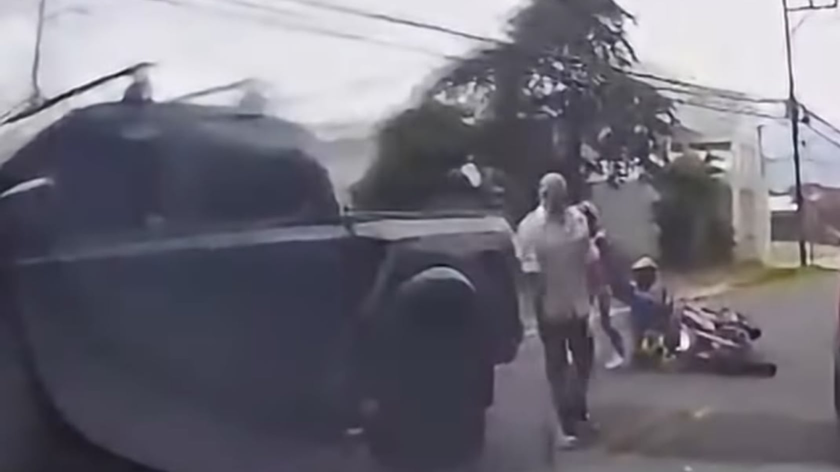 Un hombre de apellido Solano quedó detenido al regresar a Costa Rica, semanas después de una presunta agresión contra una motociclista en Moravia.