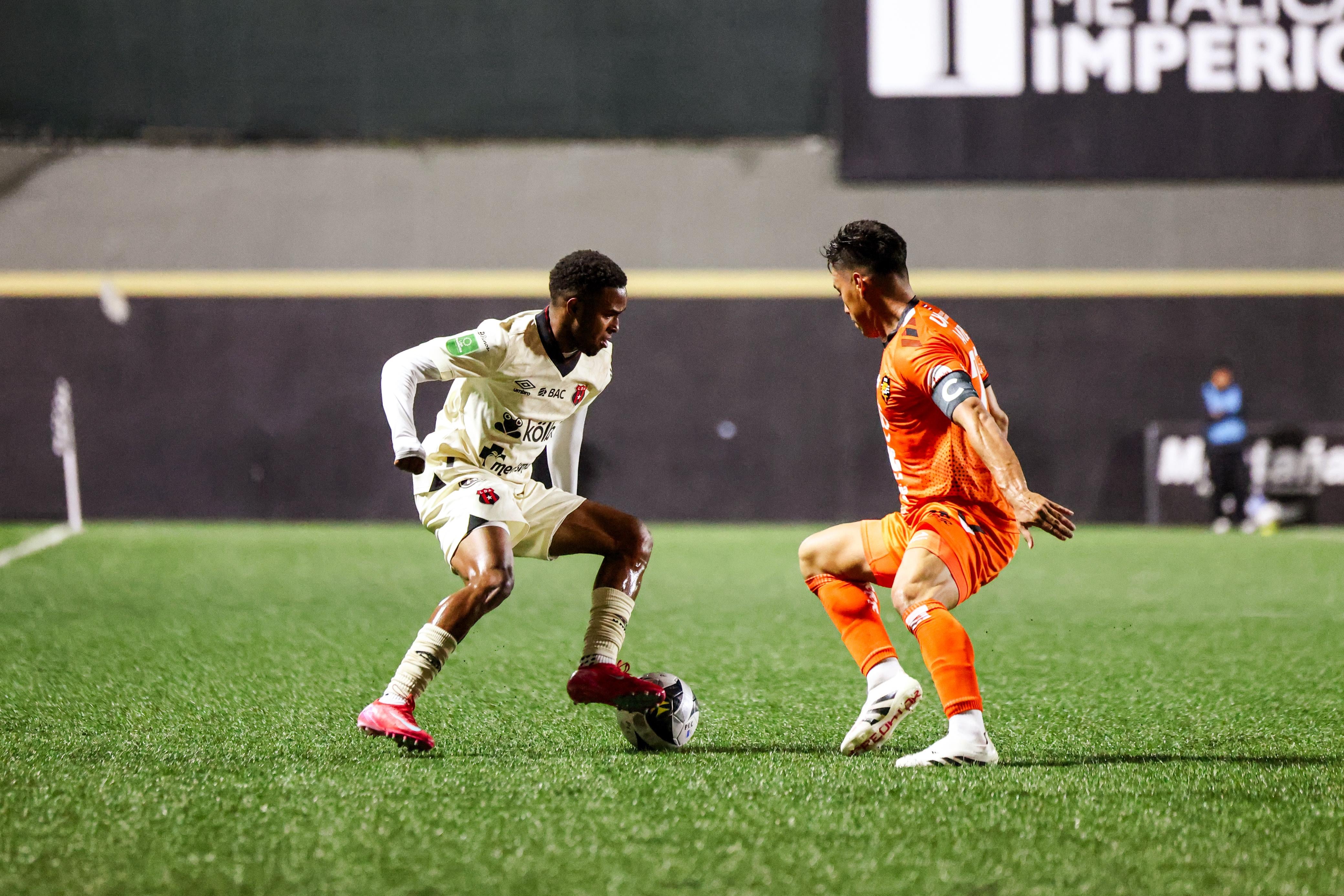 Juego entre Puntarenas FC vs Alajuelense / foto prensa LDA