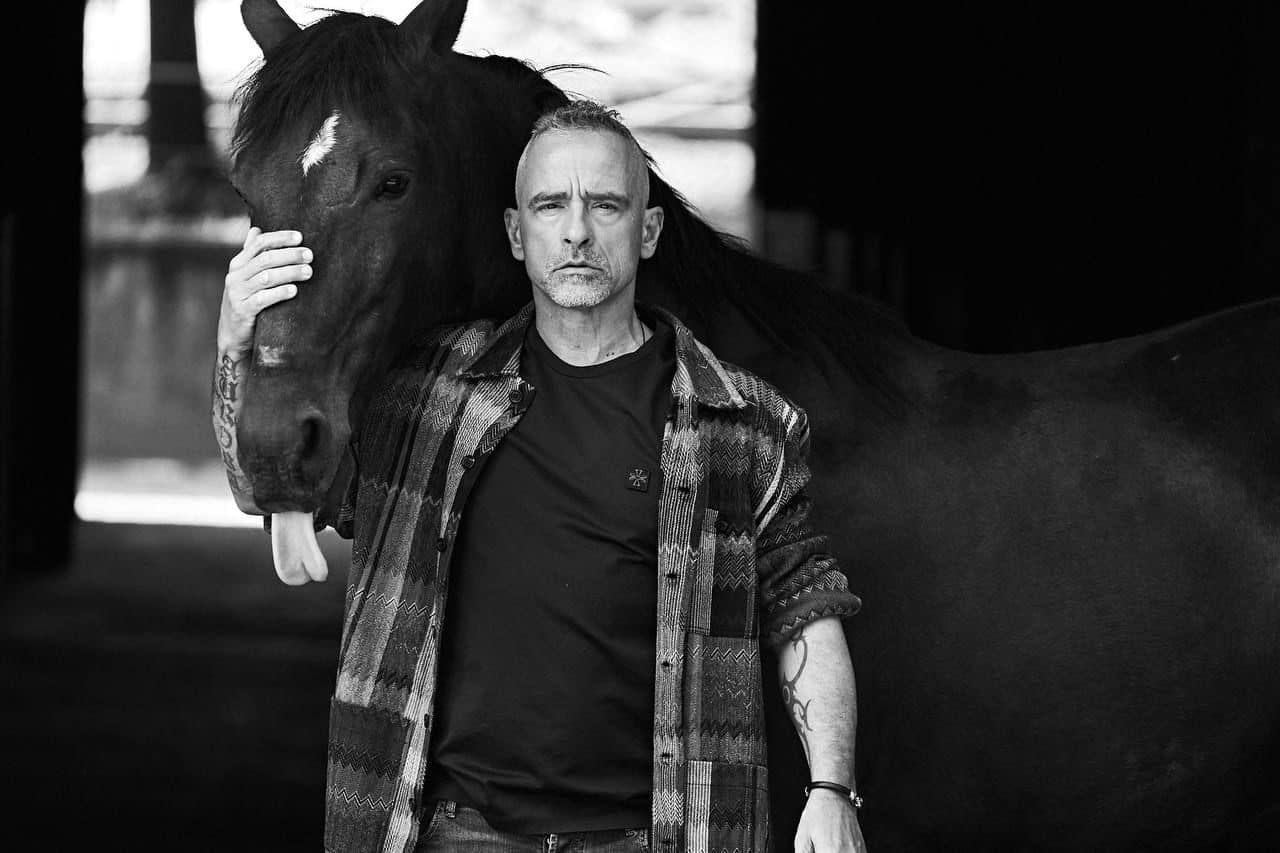 Eros Ramazzotti concluyó su mensaje destacando la importancia del respeto por la naturaleza y por el ser humano como fundamentos básicos de la vida. Facebook: Eros Ramazzotti