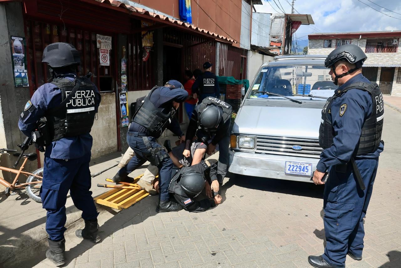 Allanamientos en Purral por presunta venta de drogas