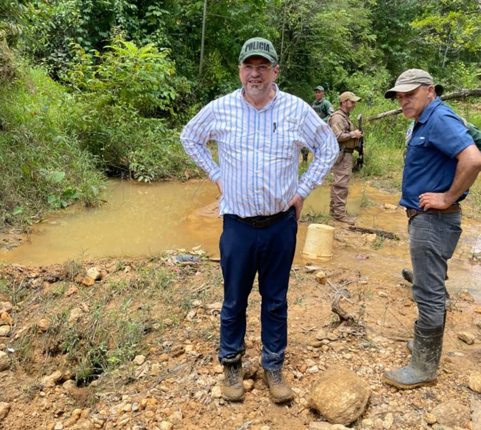 Rodrigo Chaves en Crucitas. Cortesía Presidencia.