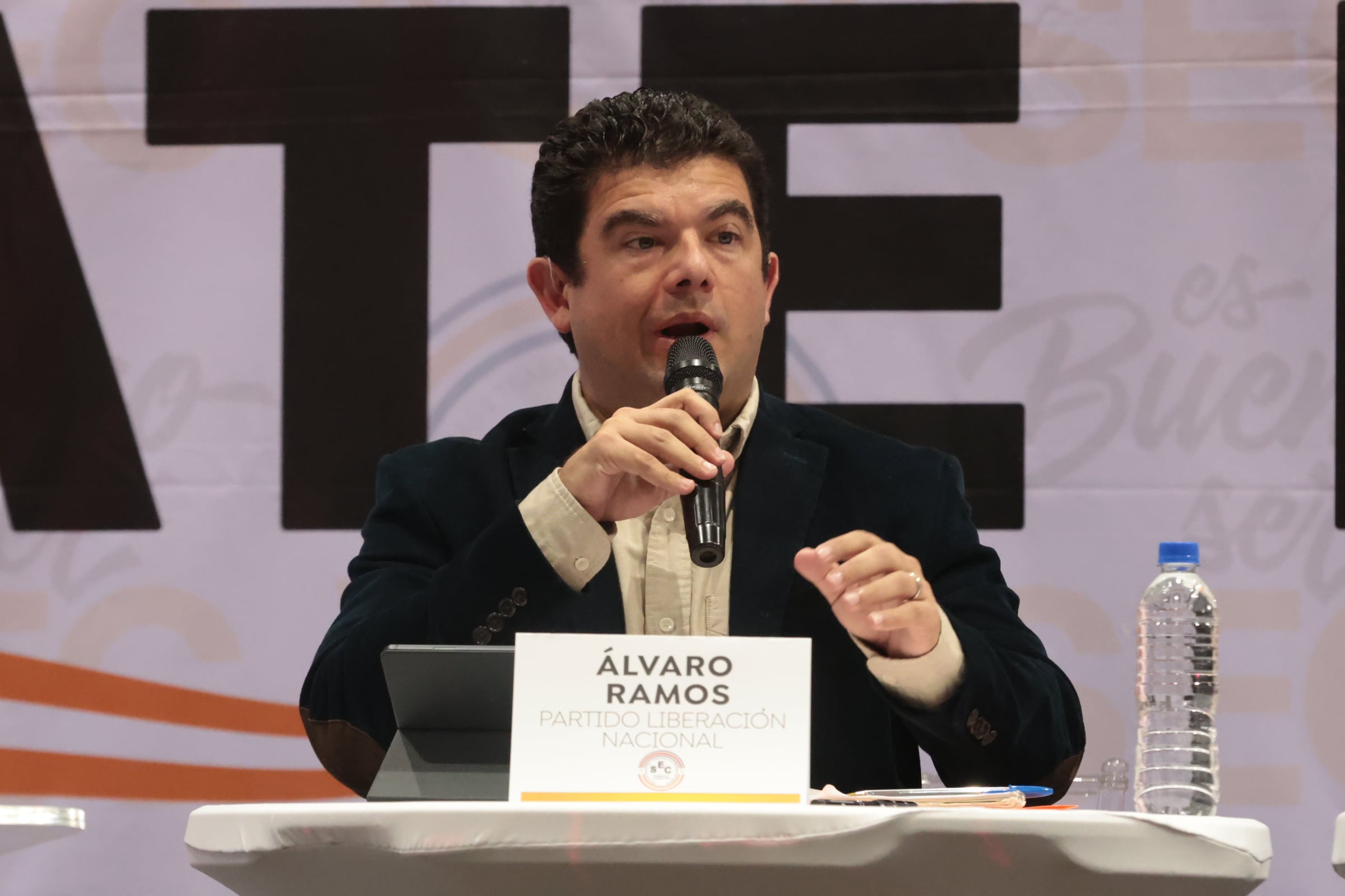 Debate de candidatos presidenciales sobre el futuro de la educación