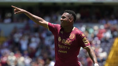 Orlando Sinclair lanza provocador mensaje a los aficionados del Saprissa que lo silban